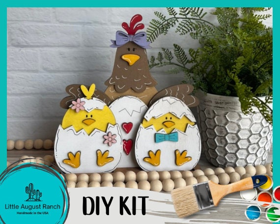 Chicken Farmhouse Decor DIY - Standing Decor with Base