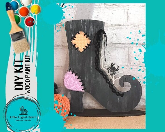 Witches Boot Halloween DIY - Standing on Base